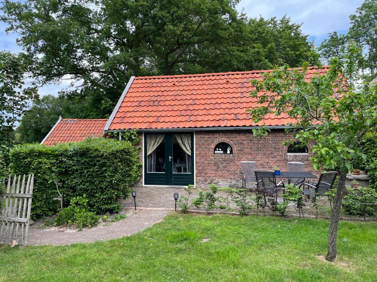 Landelijk Gelegen Huisje Op Erf Veeningen Exterior photo